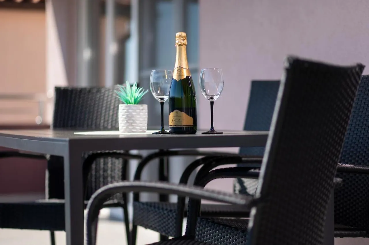Euroholiday Apartments Turanj